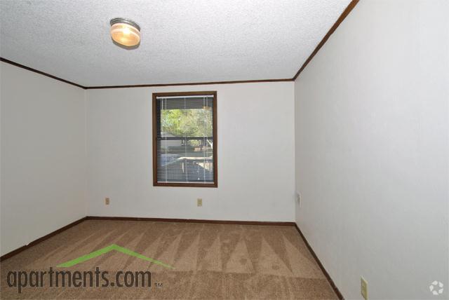 Bedroom - Kings Crossing Apartments