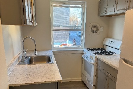 Kitchen - 107 Ross Ave