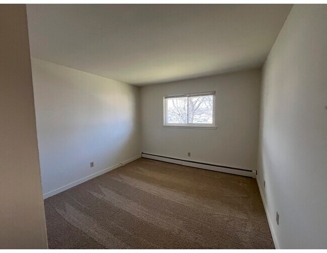 Cedar Plaza Apartments Cedarburg, WI