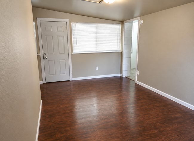 Photo - 139 Pine St Unit 2