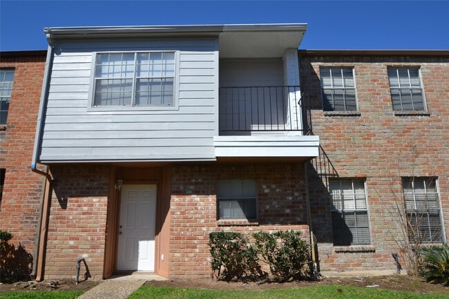 Building Photo - 9200 W Bellfort Ave Unit 79