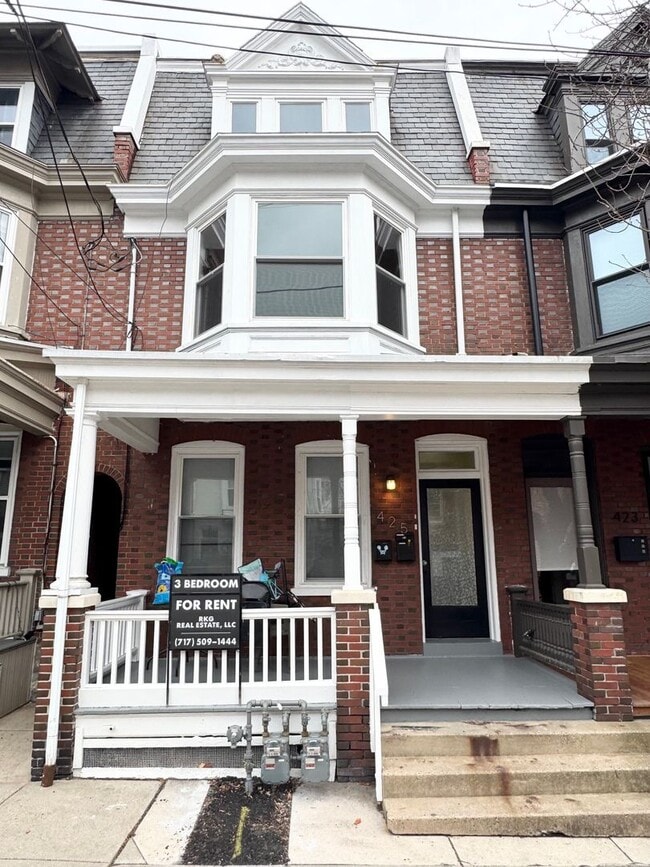 Building Photo - NEVI425 Unit 2