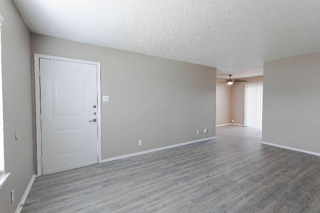 Building Photo - 531 Bedford Rd Rental