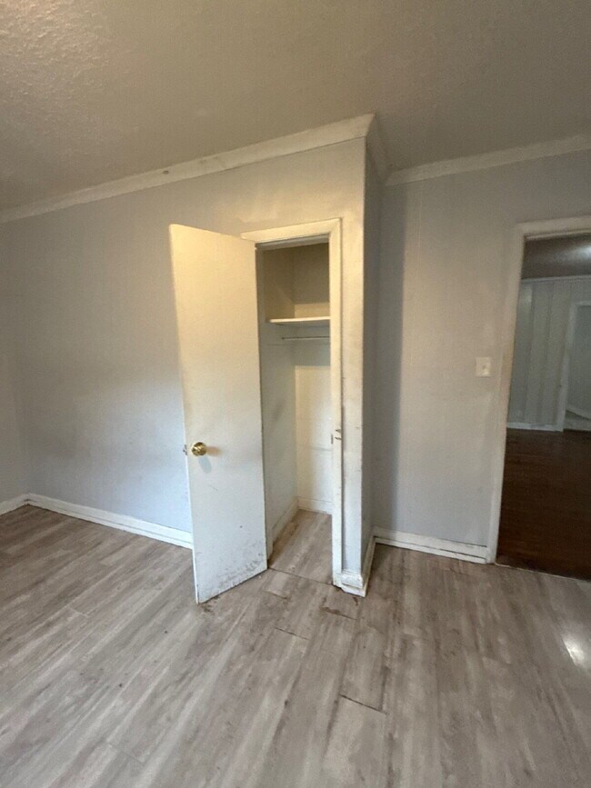 Photo - 719 Craft Rd