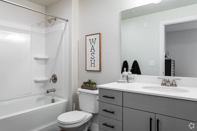 2BR, 2BA - 1,048SF - Primary Bathroom