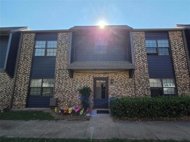 Photo - 401 SE 12th St Unidad 193