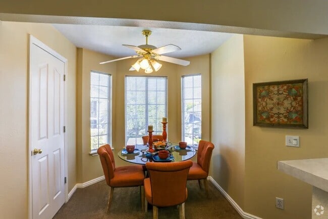 Building Photo - Sterling Pointe Apartments