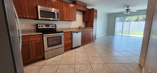 Building Photo - 5151 SE 103rd Ln Unit 5151#3