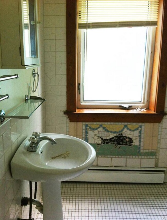 Photo - 14 Spring St Unit Charming Duplex - Apt 2