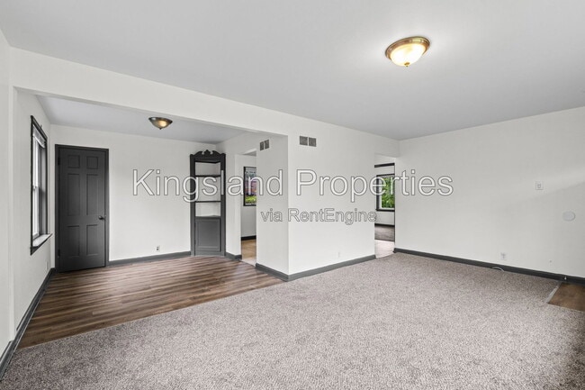 Photo - 9169 Newby St