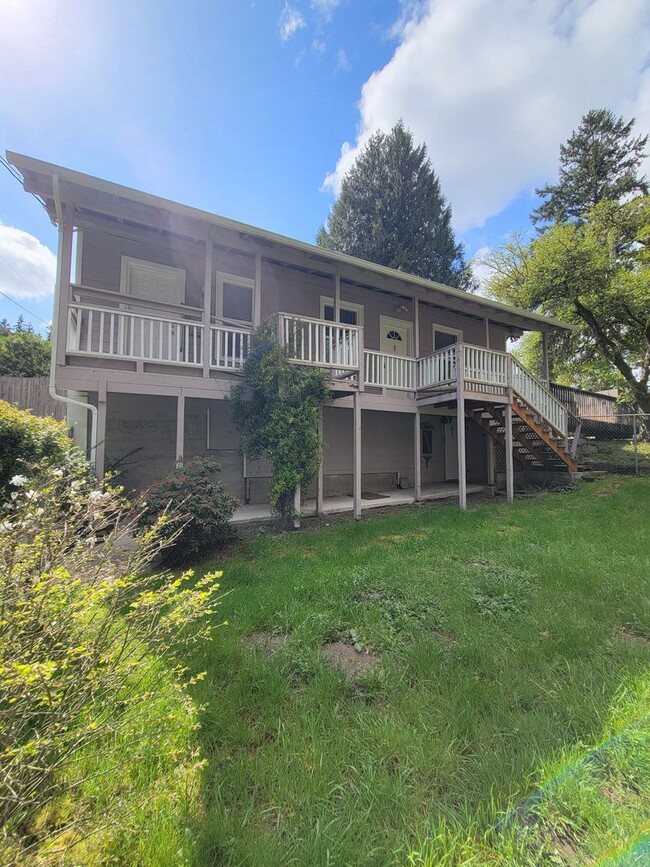 Photo - 1290 Retsil Rd E