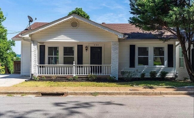 Building Photo - 232 Jarnigan Ave