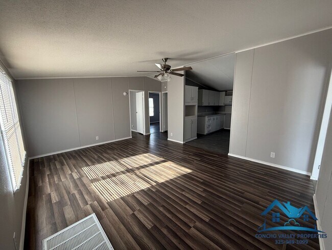 Photo - For Sale or Rent-to-own - 3 Bed/ 2 Bath on One Acre in Grape Creek