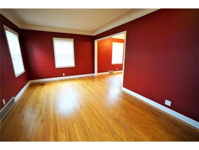 Photo - 2640 Inglewood Ave S