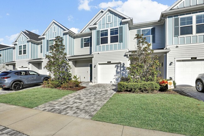 Photo - 3 bedroom/ 2.5 bath townhome in Beachwalk!