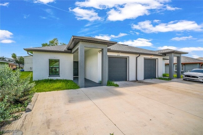 Building Photo - 627 SE 13th Pl Rental