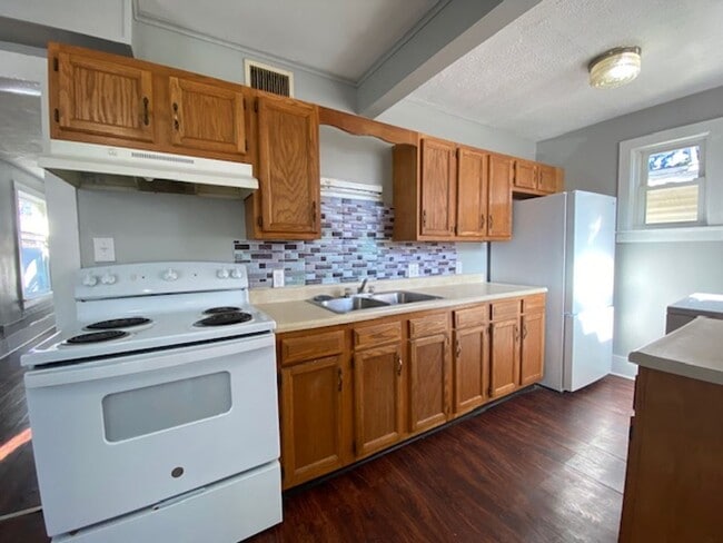 Photo - 1-198 1/2 E High St Unit 198 1/2