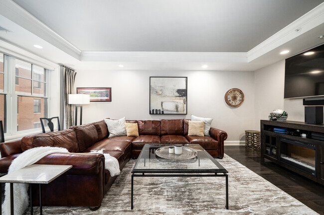 Living Room - 40 W Park Pl Condo Unit 404
