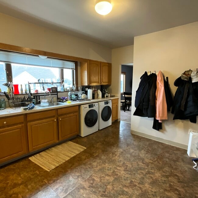 Photo - 325 Main St Unit 3