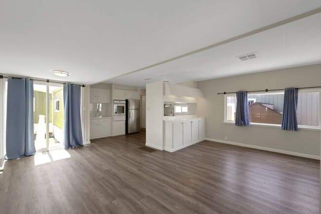 Photo - 22 Dahlberg Dr