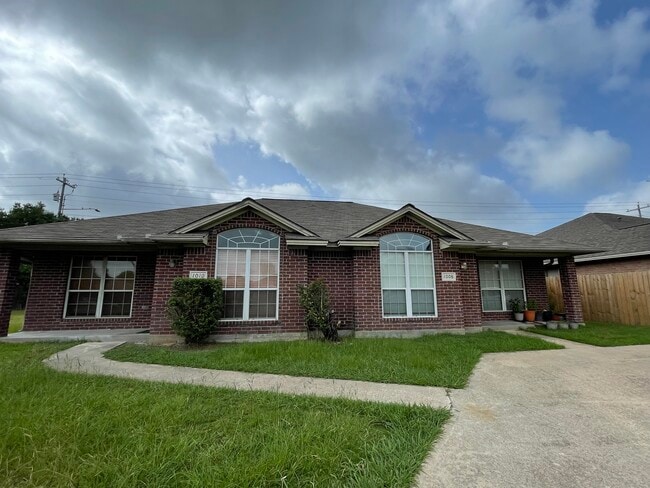 Photo - 1010 Sun Meadow Ct Casa Adosada