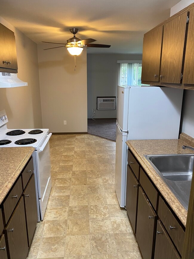 Building Photo - 1638 Sunfield St Unit 1638 Rental
