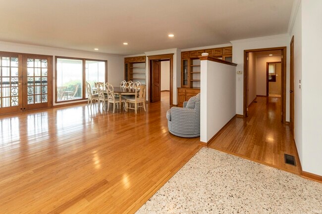 Photo - 603 W Water St