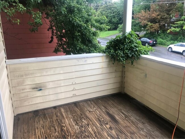 Photo - 406 Hillview Pl