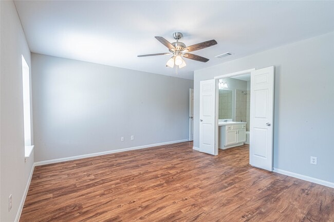 Photo - 10061 Sharpton Dr