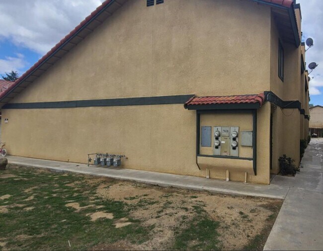 Photo - 21640 Brook Dr Unit Brook Dr 21640 C -