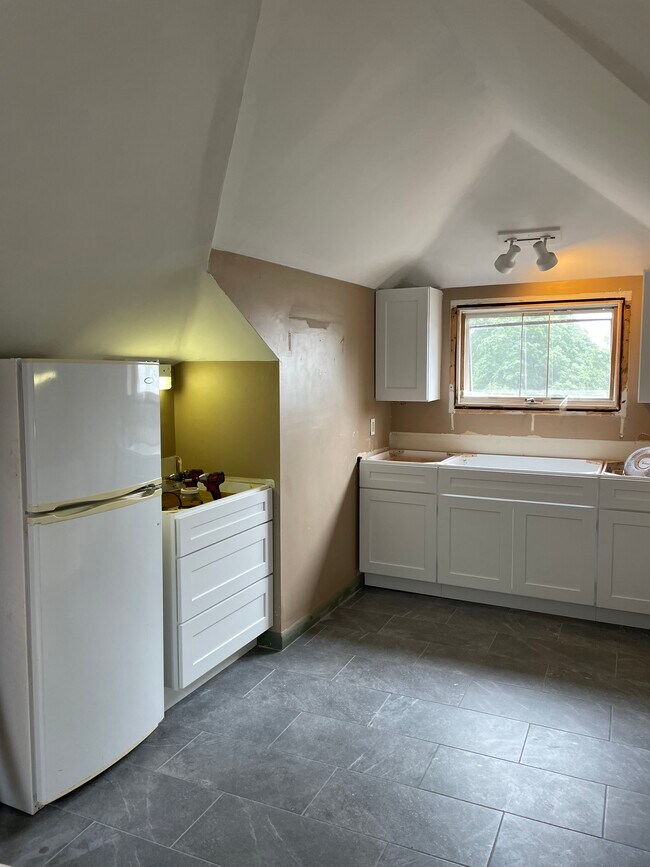 Quartz Countertops coming soon - 179 Whitman Ave Unit 3