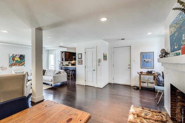 Photo - 1461 Girard St NW