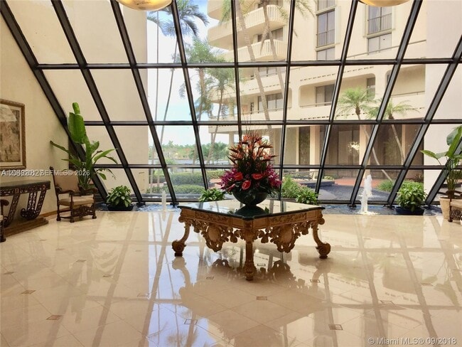 Photo - 19707 Turnberry Way Unidad 4L