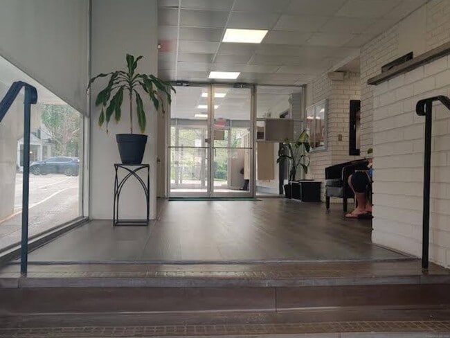 Photo - 87 Glenbrook Rd Unit APT 3C