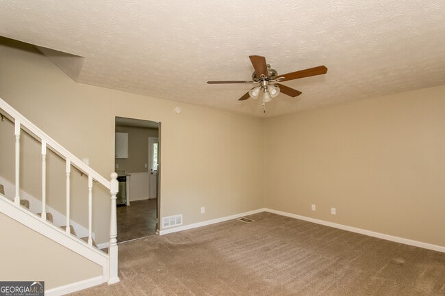 Photo - 684 Lookout Ct NW