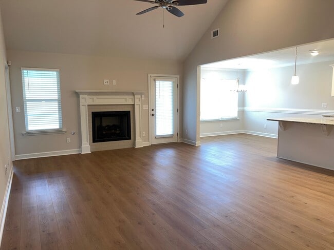 Photo - 158 Atherstone St