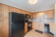 2BR, 1BA - 870SF - The Currie - Kitchen