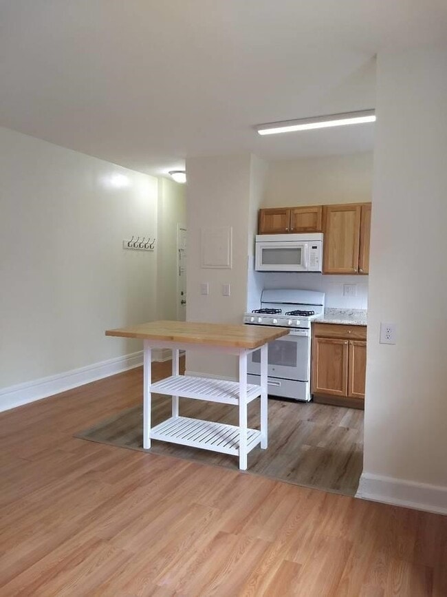 Photo - 429 Fairmount Ave Unit 204