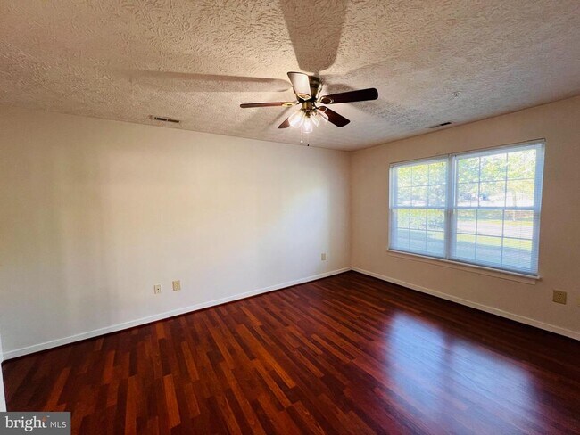 Photo - 2406 Forest Edge Ct Unit 102