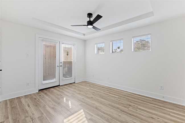 Photo - 5941 S Loop E