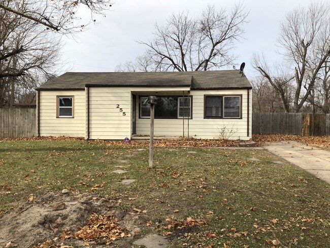 Building Photo - ***Coming available in April - showings start April 6th***