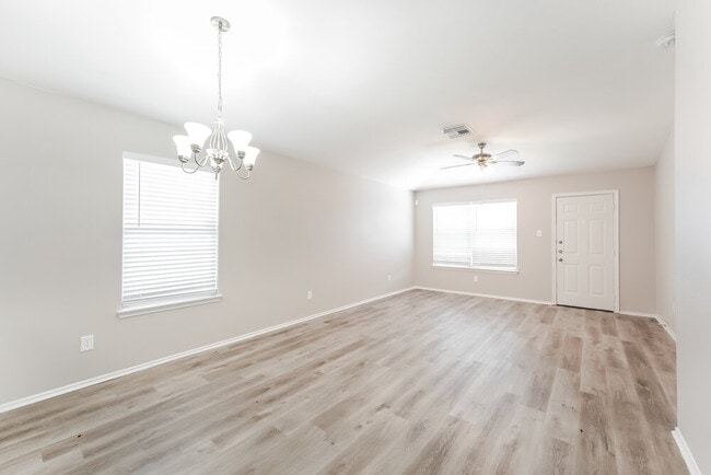 Photo - 8215 Radial Ct