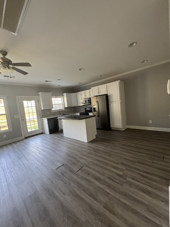 Photo - Beautiful townhouse near Henslee Park