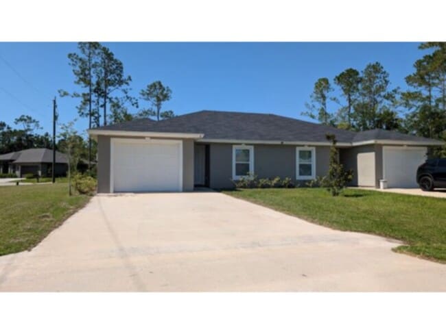 Building Photo - Newer Build Duplex Available Pine Lakes! Rental