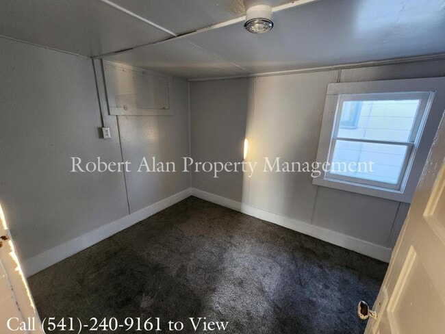 Photo - 127 SW Emigrant Ave