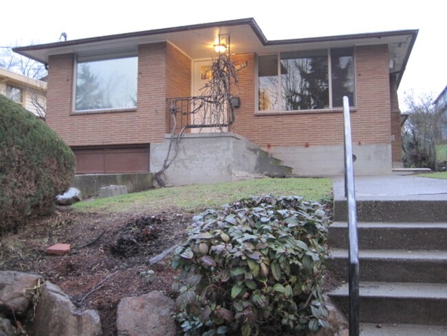 8836 - 8836 Apartment Unit 1-B