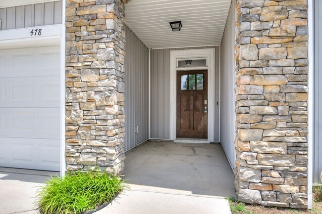 478 Brantley Cove Cir