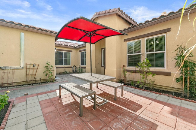 Photo - 46211 Roadrunner Ln