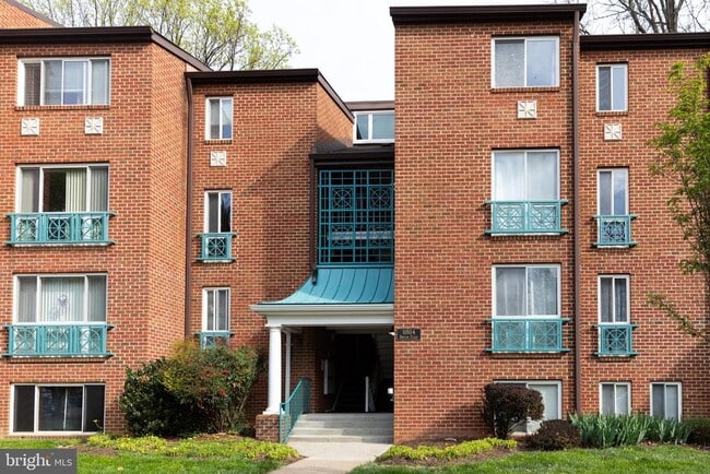 Building Photo - 11804 Breton Ct Unit 21