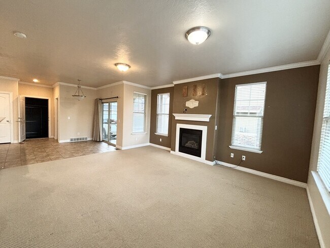 Photo - 14623 Auroral Way